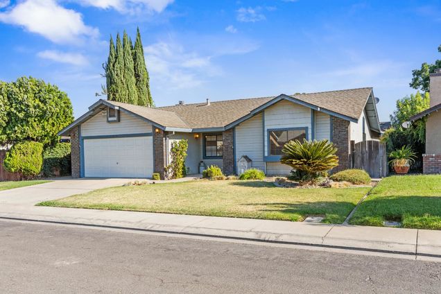 1729 Truckee Way