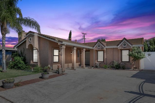 318 Portola Way Tracy, CA House Active - Photo 1 of 37. Opens carousel modal