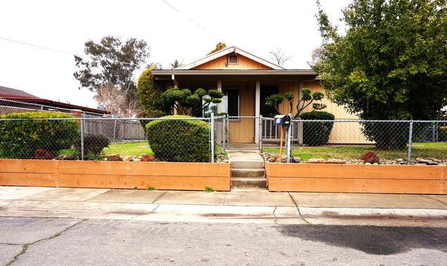515 Winterhaven Avenue Sacramento, CA House Active - Photo 1 of 47. Opens carousel modal