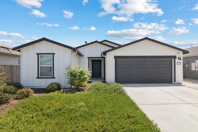 12084 Royal Court