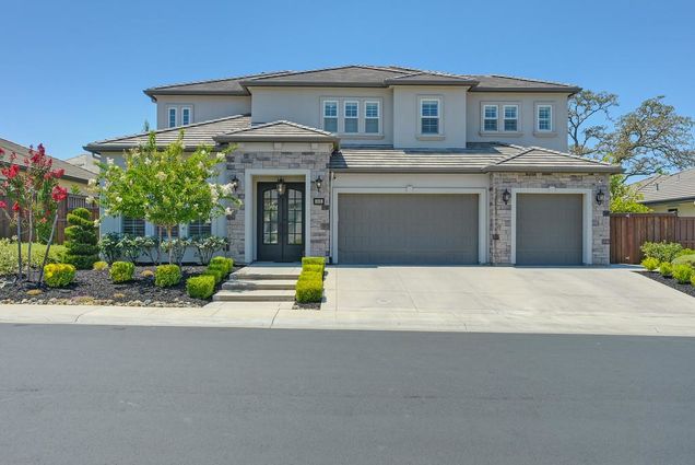 689 Oreno Circle