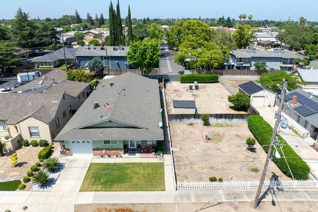 215 N Lincoln Avenue Manteca, CA Multifamily Active - Photo 1 of 59. Opens carousel modal