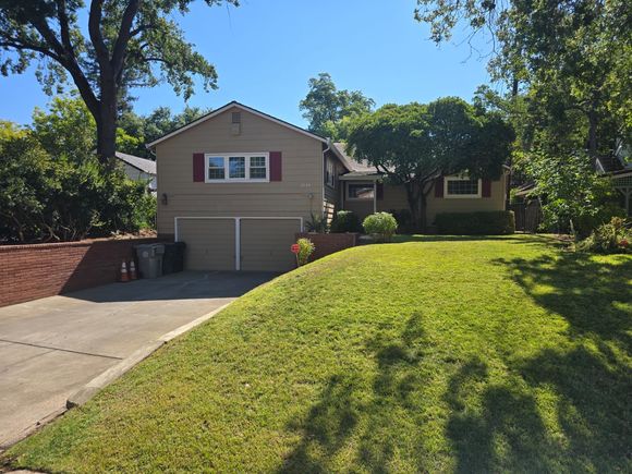 2124 Oxford
