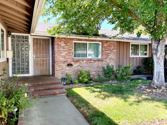 1422 Locke Road