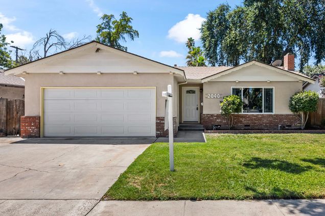 2040 Edgebrook Drive