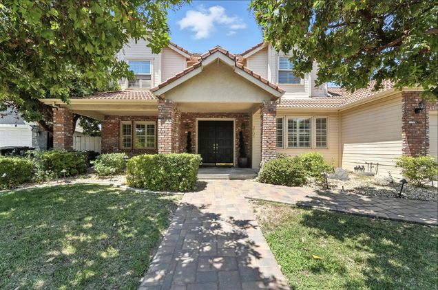 2705 Lake Front Court