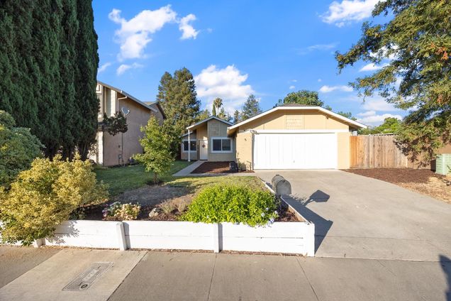 5 Bent Oak Court Sacramento, CA House Active - Photo 1 of 29. Opens carousel modal