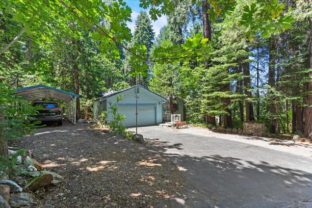 3205 Castlewood Circle
