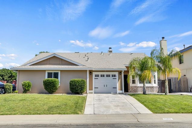 1003 Galleon Way Sacramento, CA Multifamily Active - Photo 1 of 40. Opens carousel modal