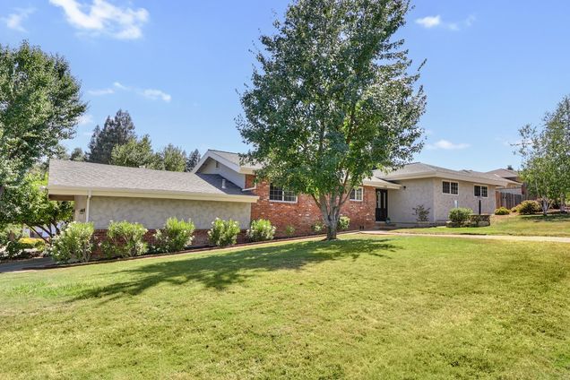 8188 Woodleaf Drive