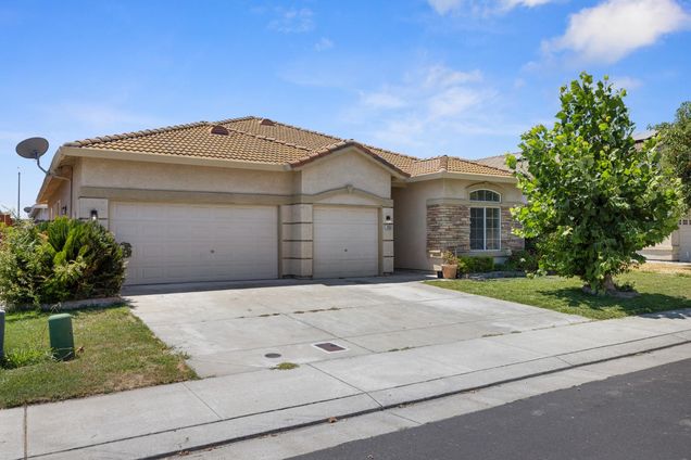 2032 Black Rose Lane