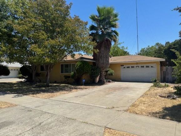 2720 Glen Avenue Merced, CA House Active - Photo 1 of 10. Opens carousel modal