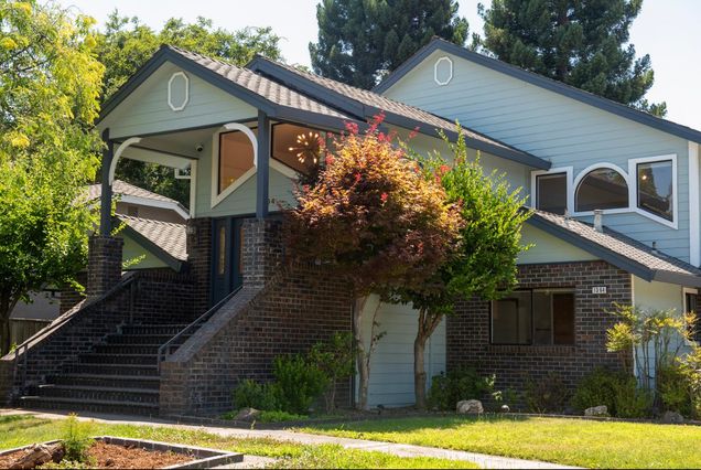 1364 Sun Tree Drive Roseville, CA House Active - Photo 1 of 13. Opens carousel modal