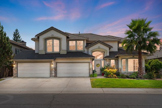 230 Hawkcrest Circle