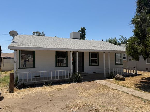 419 Linda Vista Drive Bakersfield, CA House Active - Photo 1 of 24. Opens carousel modal