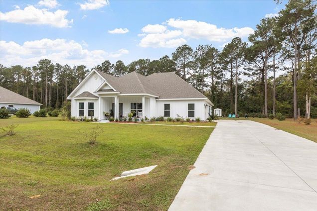 90 Oakgrove Lane Quincy, FL House Sold - Photo 1 of 35. Opens carousel modal