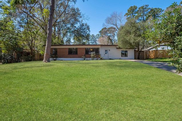 1110 Buckingham Drive