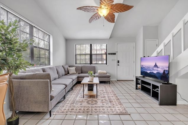1816 Jackson Bluff Road Unit F Tallahassee, FL Townhouse Active - Photo 1 of 21. Opens carousel modal