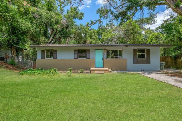 319 Meadowbrook Lane