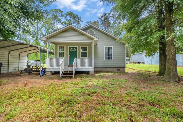172 Mohave Road Crawfordville, FL House Active - Photo 1 of 31. Opens carousel modal