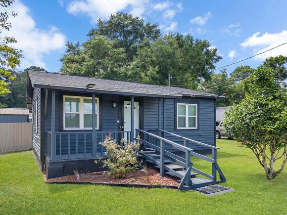 151 Mcnair Road Havana, FL House Active - Photo 1 of 27. Opens carousel modal