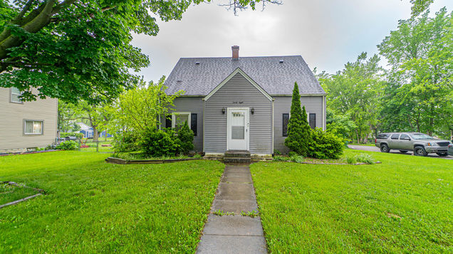 38 Deerpath Road Merrillville, IN House Active - Photo 1 of 35. Opens carousel modal