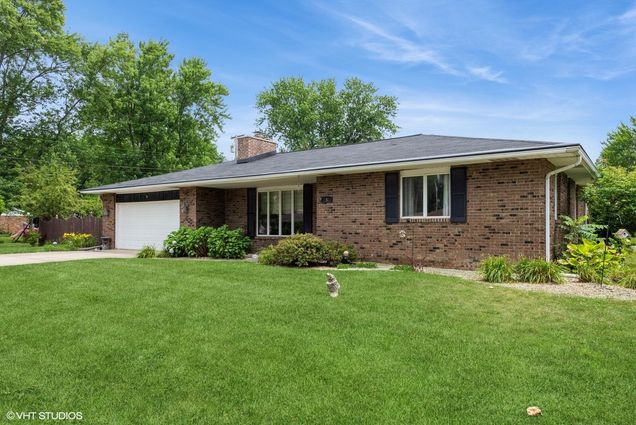 5 Sycamore Lane Hobart, IN House Active - Photo 1 of 14. Opens carousel modal