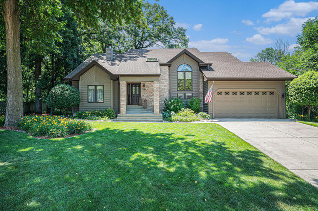 7364 Forest Ridge Drive