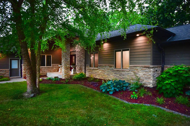 2919 E 62nd Place Hobart, IN House Active - Photo 1 of 42. Opens carousel modal