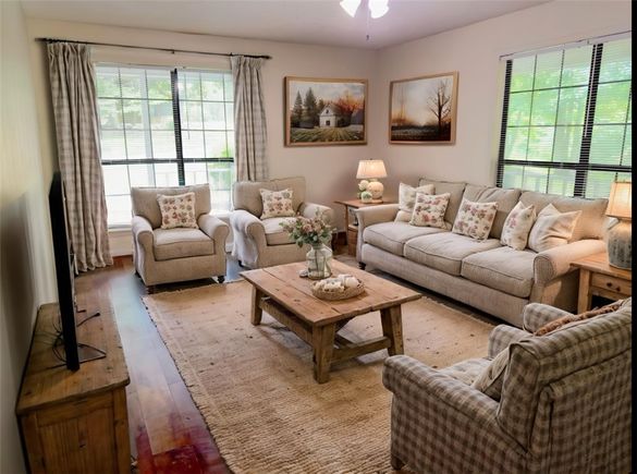 5755 Lee Road 390
