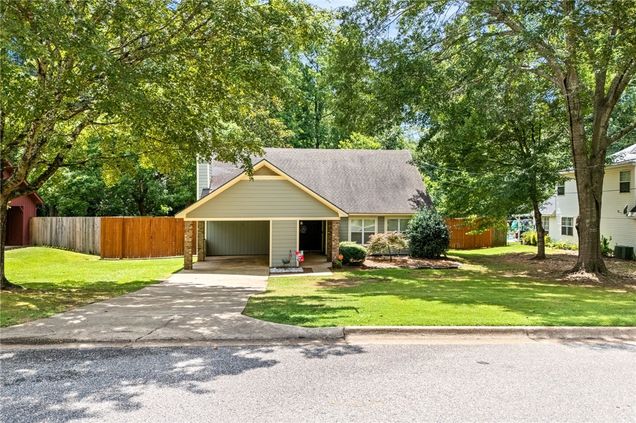 889 Tacoma Drive Auburn, AL House Active - Photo 1 of 27. Opens carousel modal