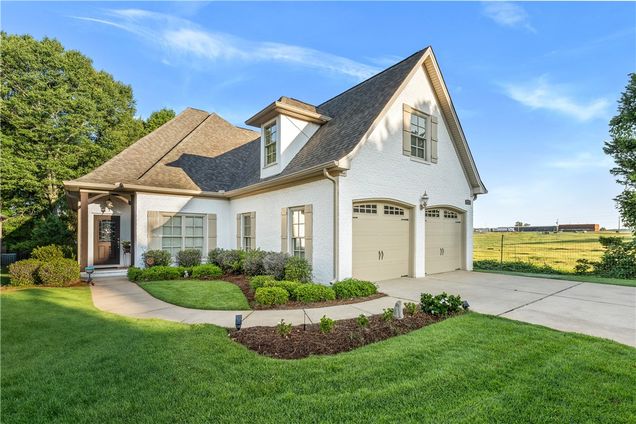 1584 Overhill Court Auburn, AL House Active - Photo 1 of 36. Opens carousel modal