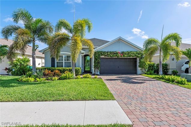 689 Hadley Street E Naples, FL House Active - Photo 1 of 24. Opens carousel modal