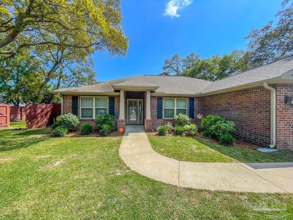 204 Pine St Ft Walton Beach, FL House Sold - Photo 1 of 25. Opens carousel modal