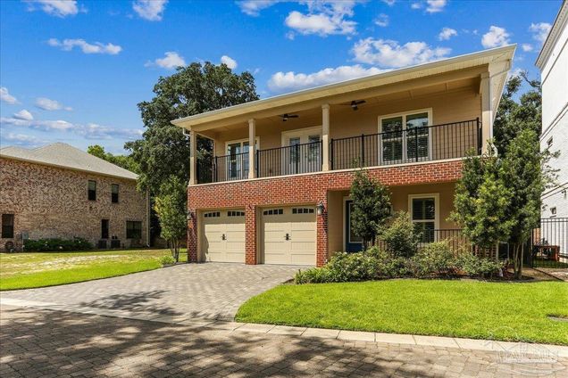 1518 White Caps Ln