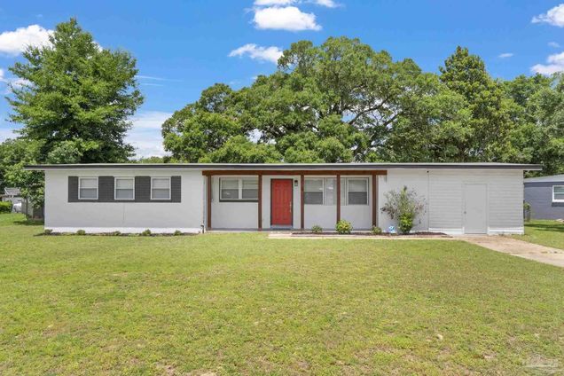 8 Goodman Ln Pensacola, FL House Active - Photo 1 of 22. Opens carousel modal