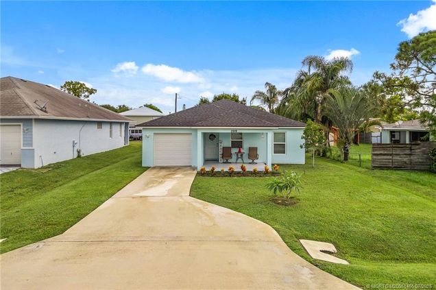 2919 SE Cypress Street Stuart, FL House Active - Photo 1 of 20. Opens carousel modal