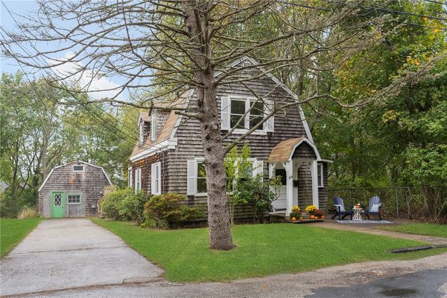 59 Melrose Avenue Jamestown, RI House Sold - Photo 1 of 36. Opens carousel modal