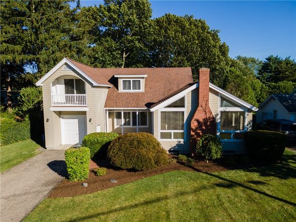 516 Shore Acres Avenue North Kingstown, RI House Sold - Photo 1 of 34. Opens carousel modal