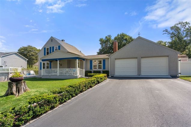 380 Meadow View Avenue Warwick, RI House Sold - Photo 1 of 30. Opens carousel modal