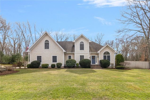 1 Minuteman Lane Swansea, MA House Sold - Photo 1 of 36. Opens carousel modal
