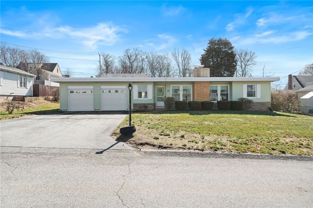 33 Hilltop Avenue West Warwick, RI House Sold - Photo 1 of 37. Opens carousel modal