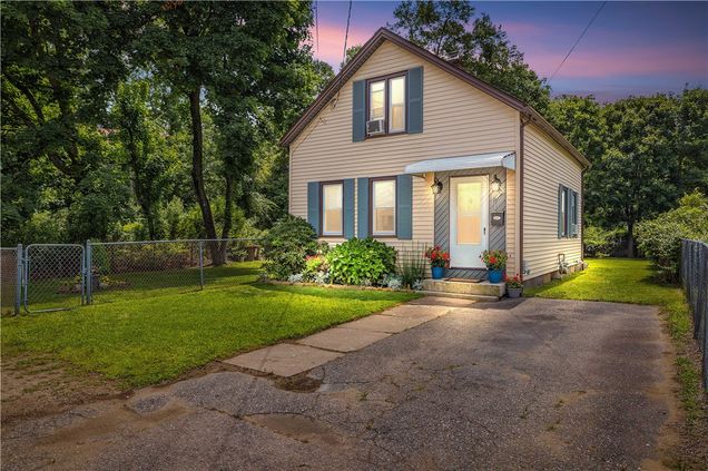 7 Cottage Street Westerly, RI House Active - Photo 1 of 37. Opens carousel modal