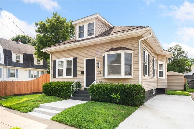 124 Vine Street