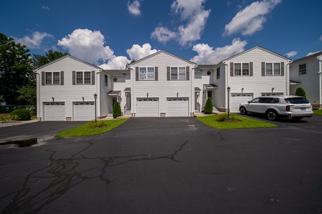 572 Smithfield Road Unit 8