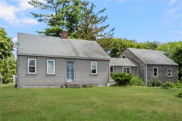 533 Scituate Avenue Cranston, RI House Active - Photo 1 of 40. Opens carousel modal