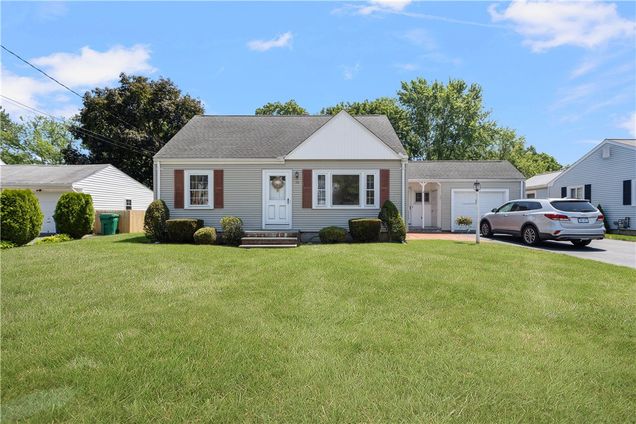 58 Lydick Avenue Warwick, RI House Active - Photo 1 of 46. Opens carousel modal