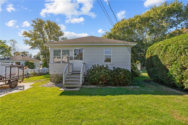 32 Crandall Avenue