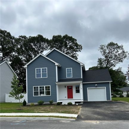 18 Red Maple Lane Warwick, RI House Active - Photo 1 of 39. Opens carousel modal