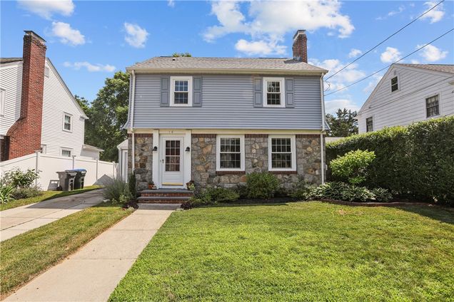 16 Elmcroft Avenue